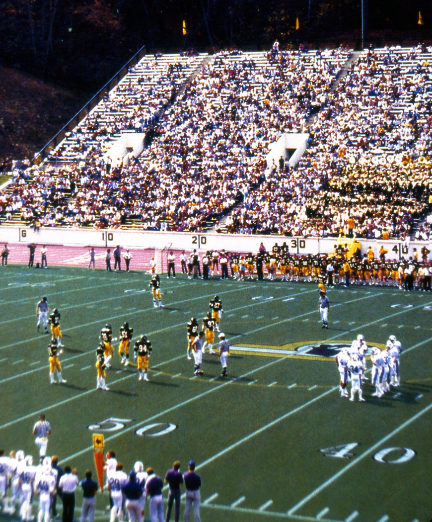 045 Sports Journal Photos & Trophies