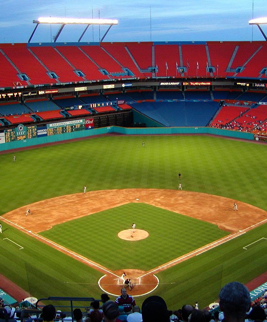 045 Sports Journal Photos & Trophies